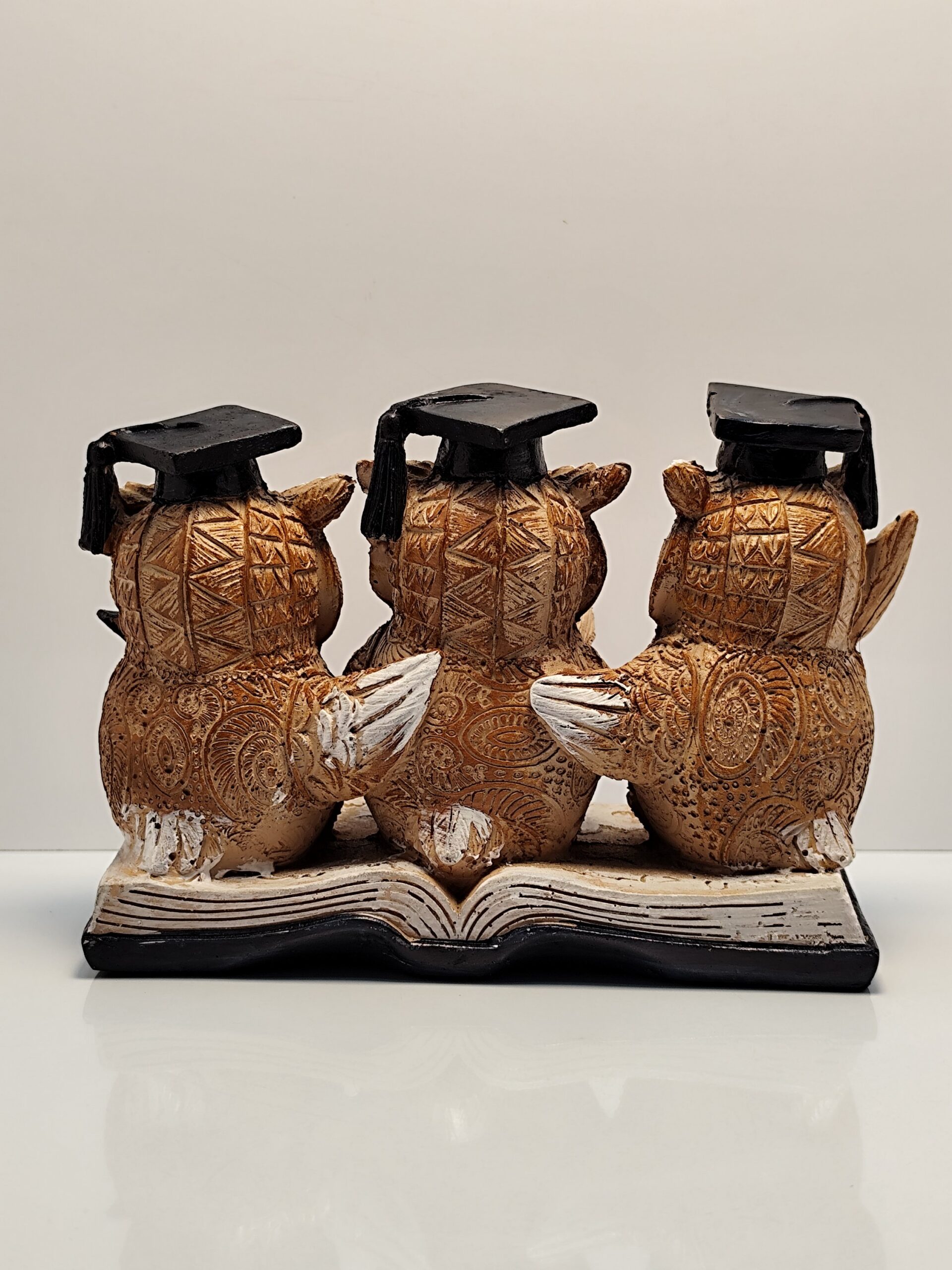 LeafyLuxe "Wise Parliament" – Scholarly Owl Trio Showpiece - Image 4