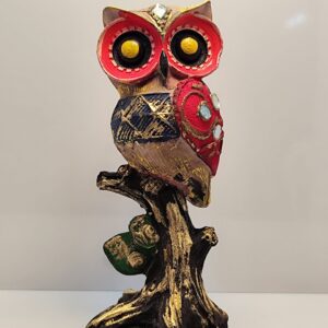 LeafyLuxe "Mystic Gaze" – Jewel-Eyed Owl on Tree Decor